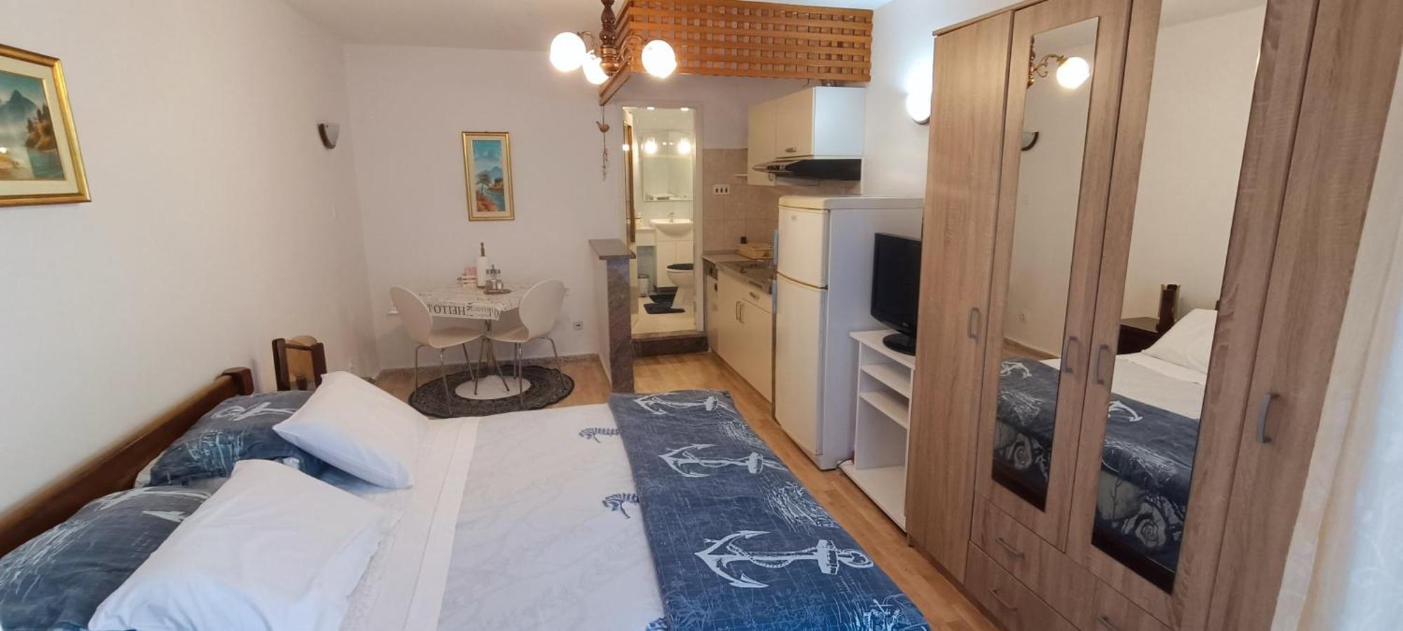 Studio Apartments Fabjanac トロギール エクステリア 写真